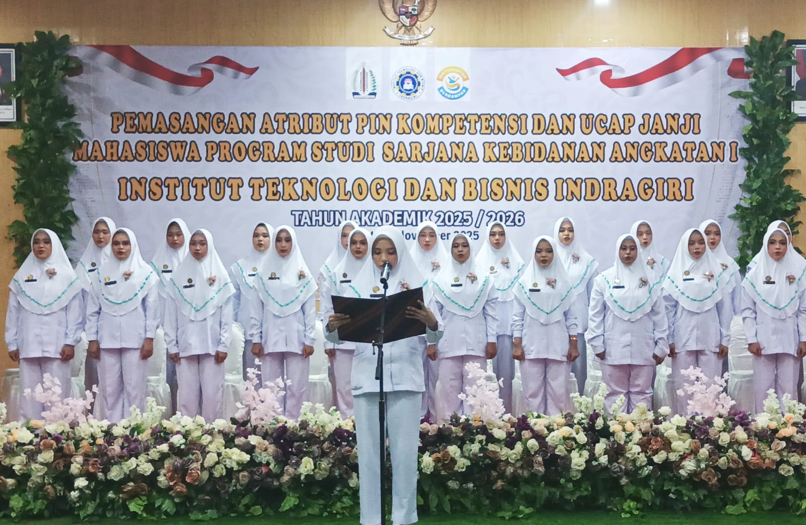 25 Bidan ITB Indragiri Diberi PIN Kompetensi dan Ucap Janji Mahasiswi